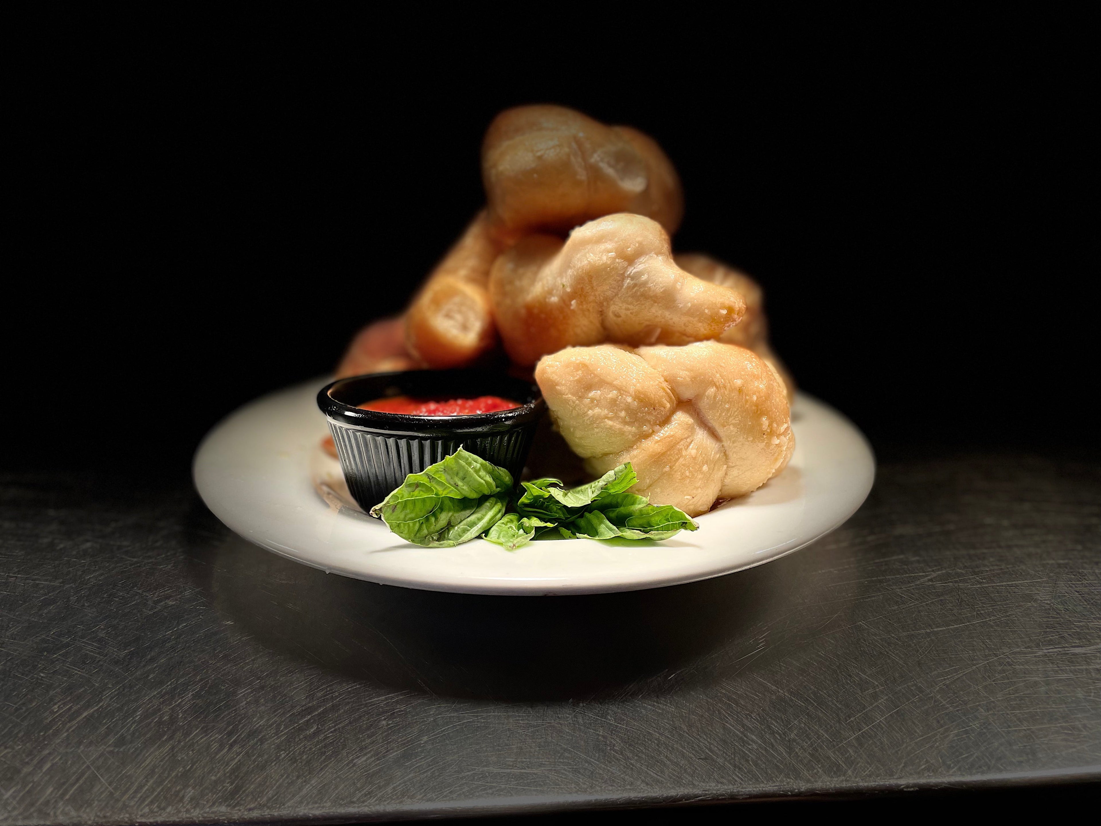 Garlic Knots (Tray) by Vincenzo's Kitchen